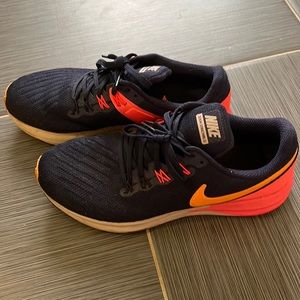 Women’s Nike Zoom Structure 22 size 9